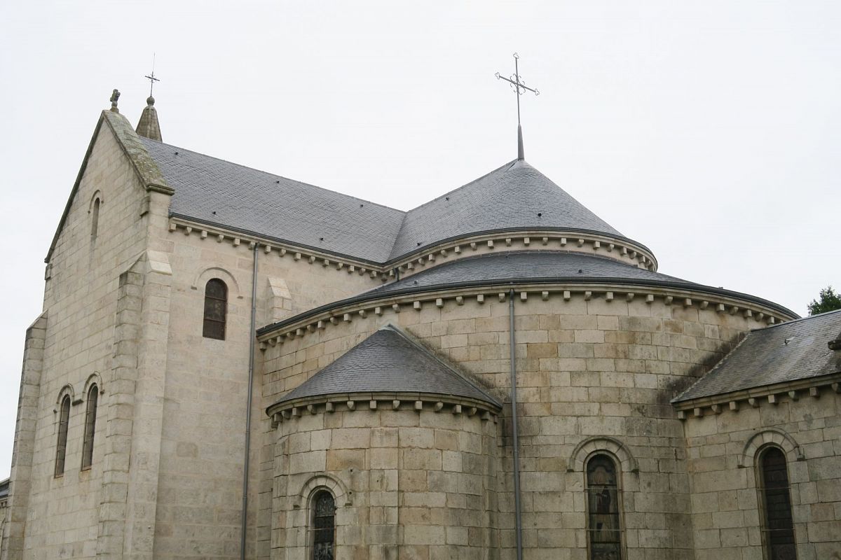Dun-les-Places - Eglise Sainte Amélie (58) [1]