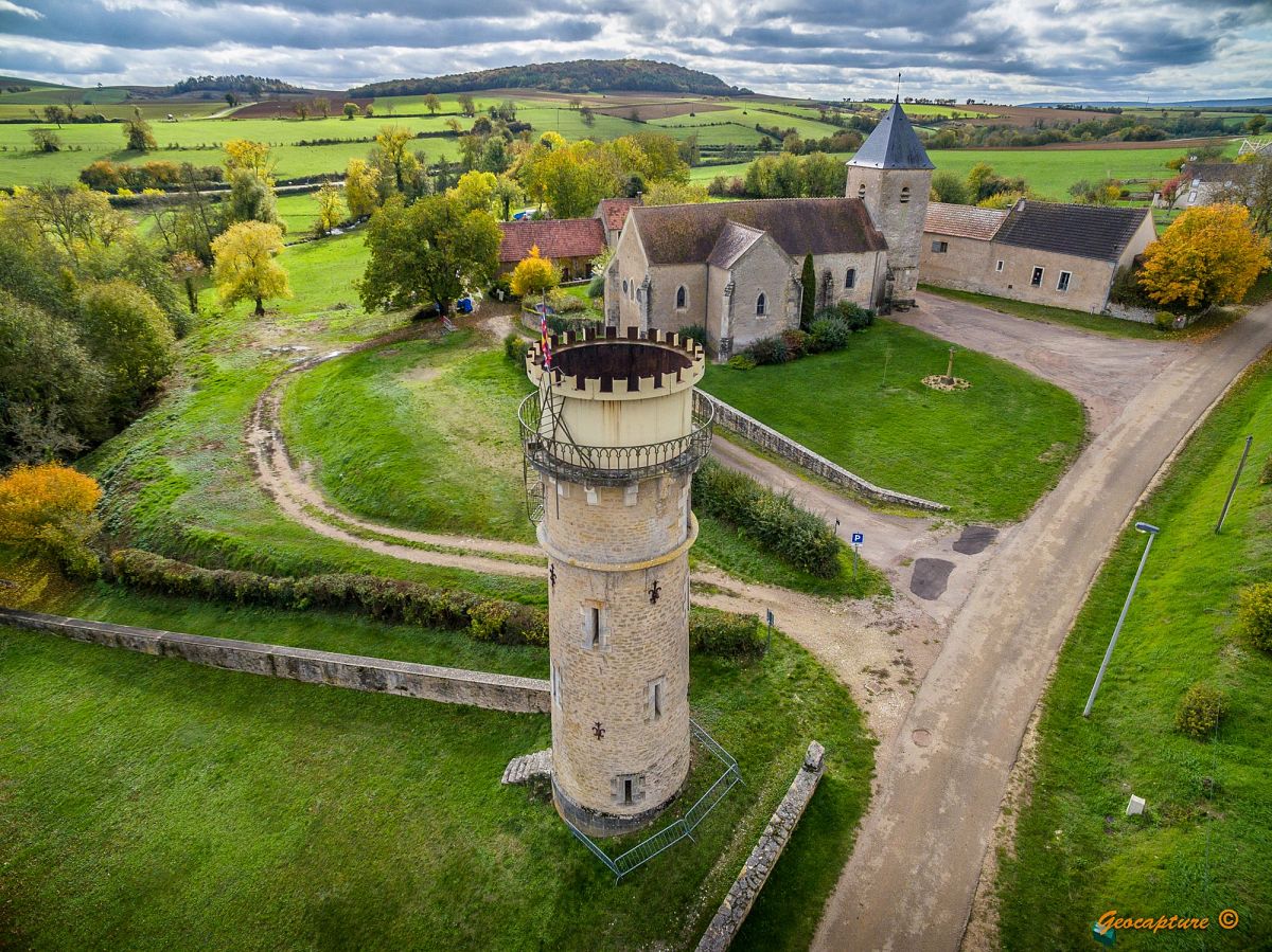 Nuars - Tour-Château d'eau (58) [1]