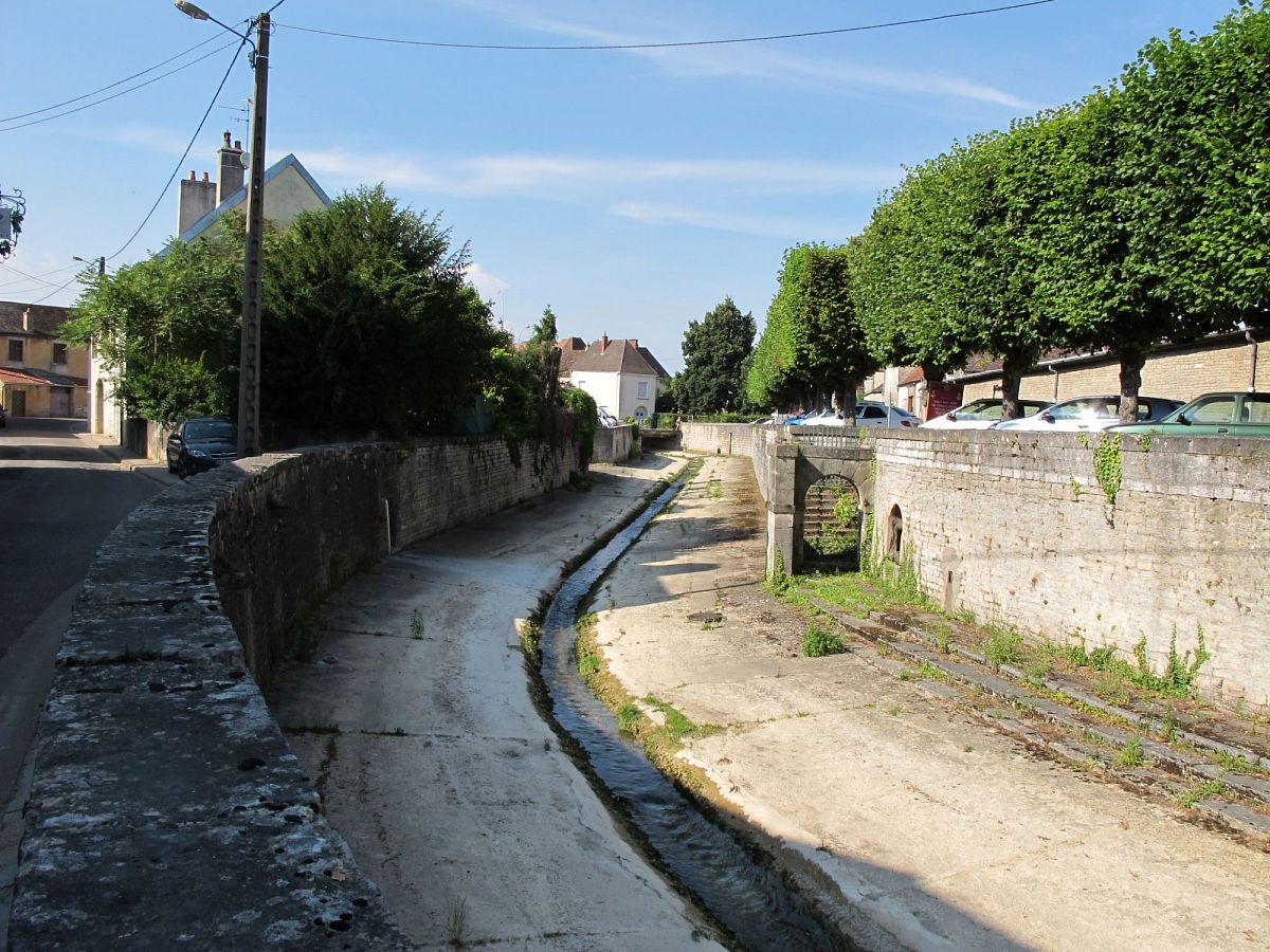 Nuits-Saint-Georges - Lavoir (21) [2]