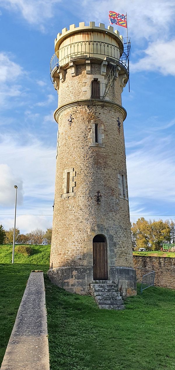 Nuars - Tour-Château d'eau (58) [4]