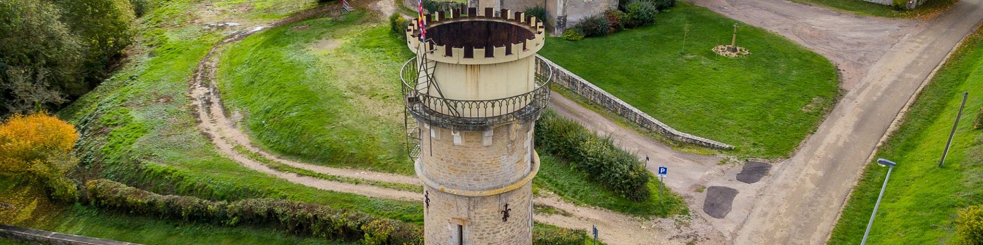 Nuars - Tour-Château d'eau (58)